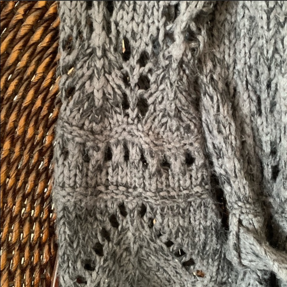 Spell and the Gypsy Sweater - Picture 5 of 6
